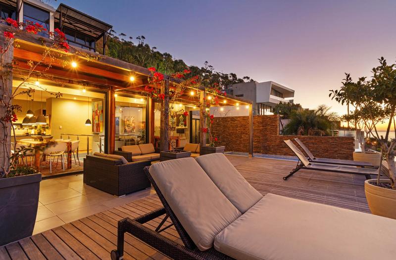 4 Bedroom Property for Sale in Green Point Western Cape